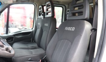 IVECO DAILY 35S14 BAÚ COM PLATAFORMA completo