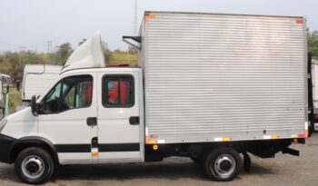 IVECO DAILY 35S14 BAÚ COM PLATAFORMA completo